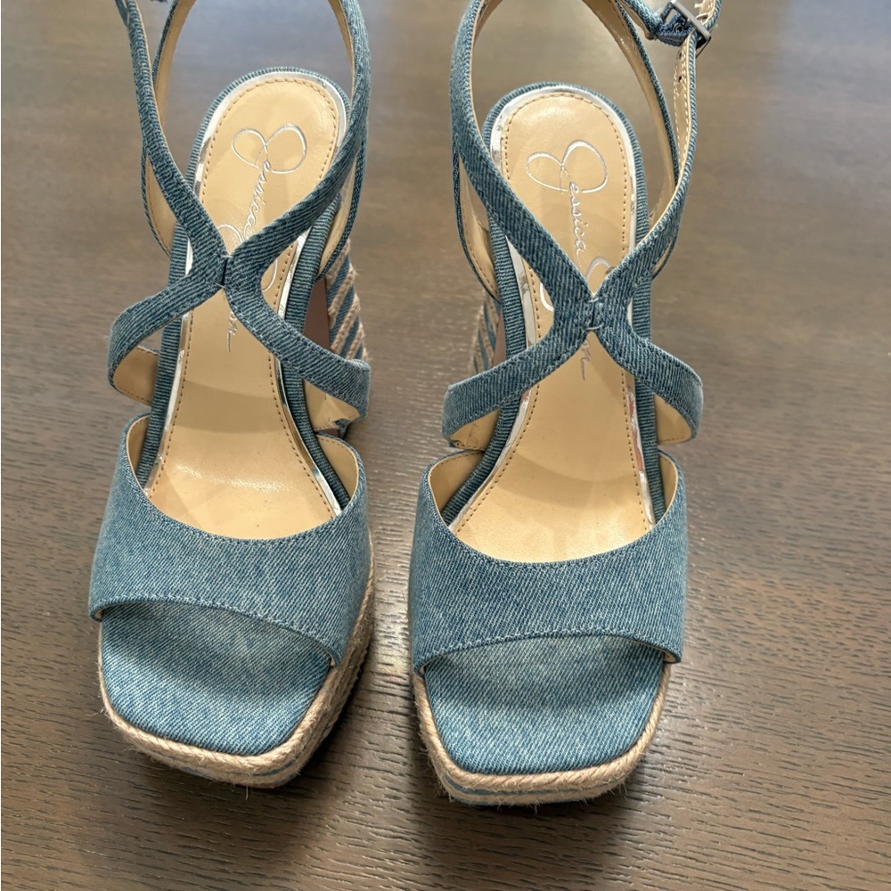 NEW- JESSICA SIMPSON DENIM PEEP-TOE HEELS. SIZE 6 1/2.
